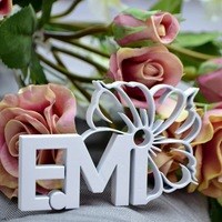 Логотип компании E.Mi, школа ногтевого дизайна